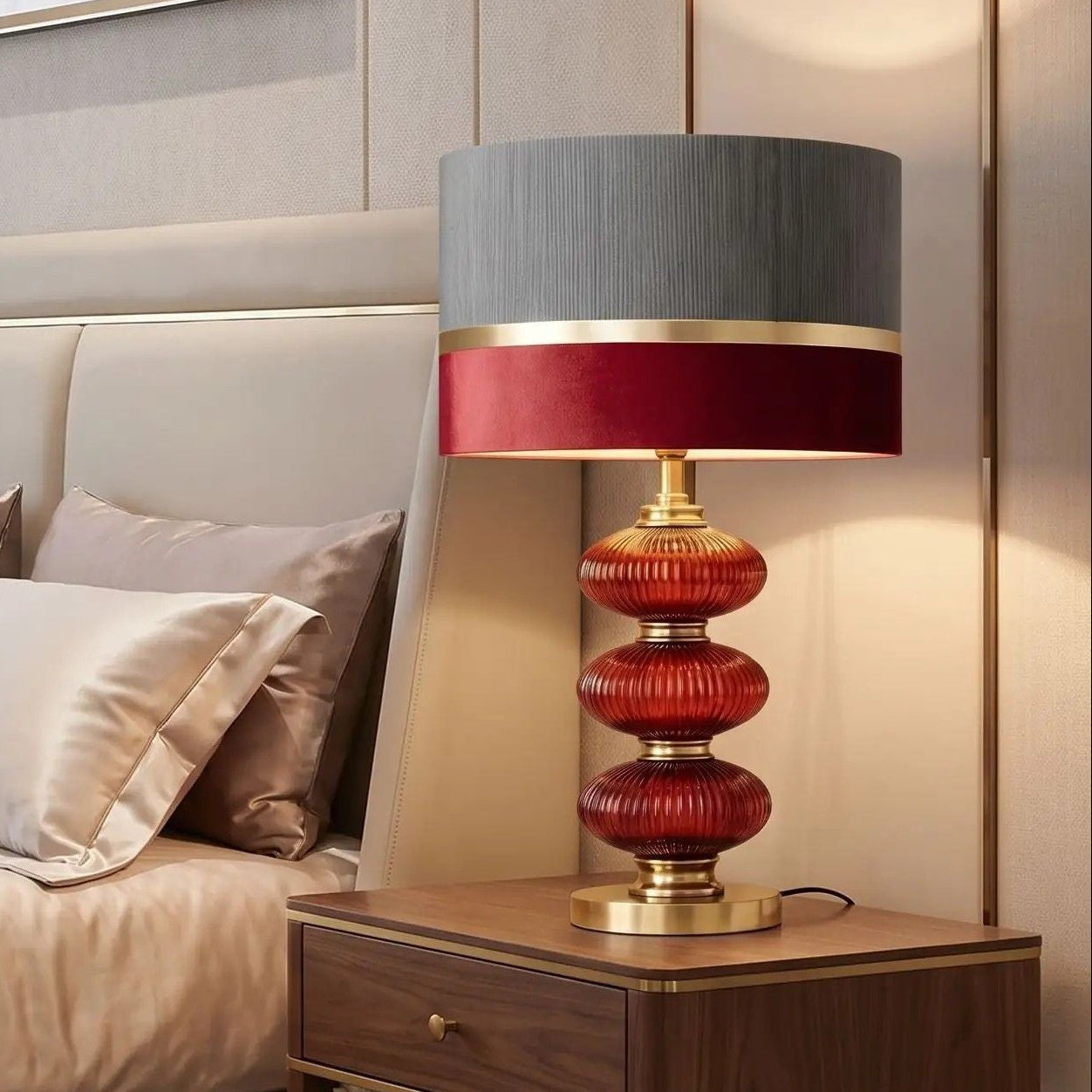 lampe de chevet duo de lampe chambre vu rapproche verre souffle rouge vin