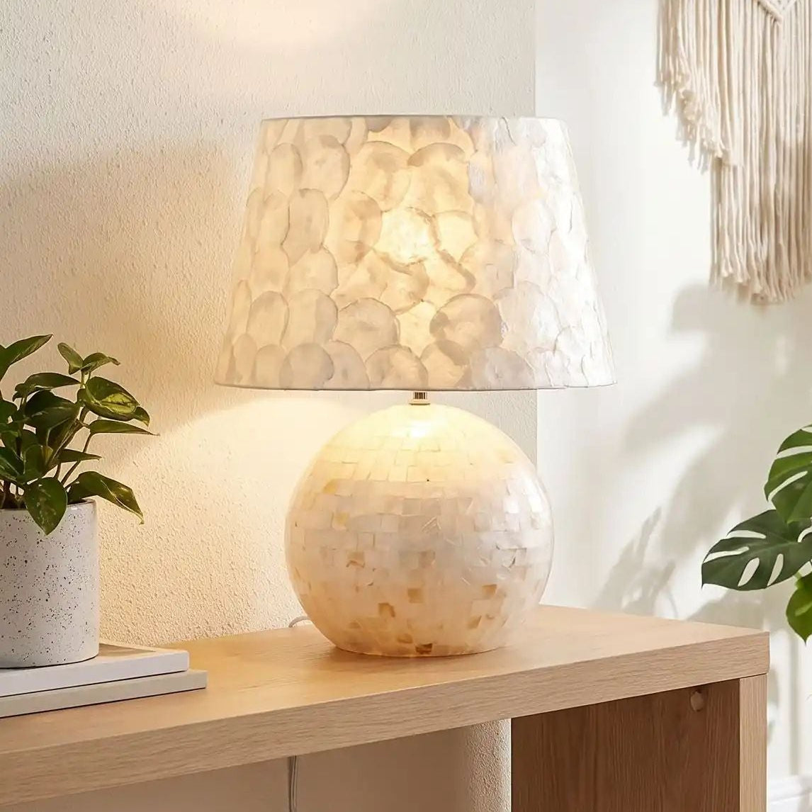 lampe de chevet sejour vu rapproche coquilles de perles naturelle