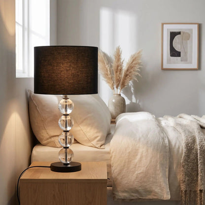 lampe de chevet sur table chevet chambre light luxury raffine