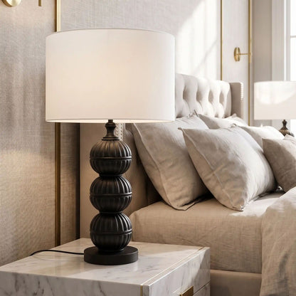 lampe de chevet sur table chevet marbre orbes noir mat