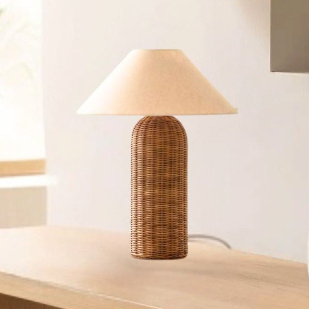 lampe de table avec fenetre vu rapproche rotin tresse main