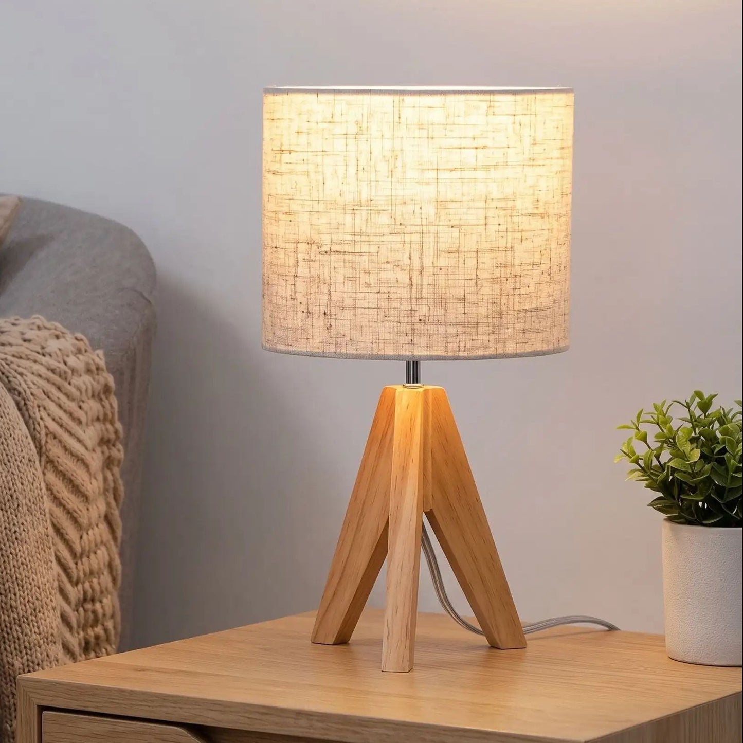 lampe de table chambre avec plante vu rapproche trepied scandinave