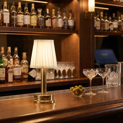 lampe de table couleur or bar deco bar