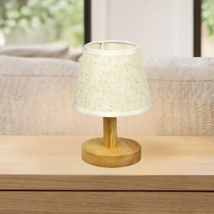 lampe de table en bois salle sejour vue rapproche petite scandinave led
