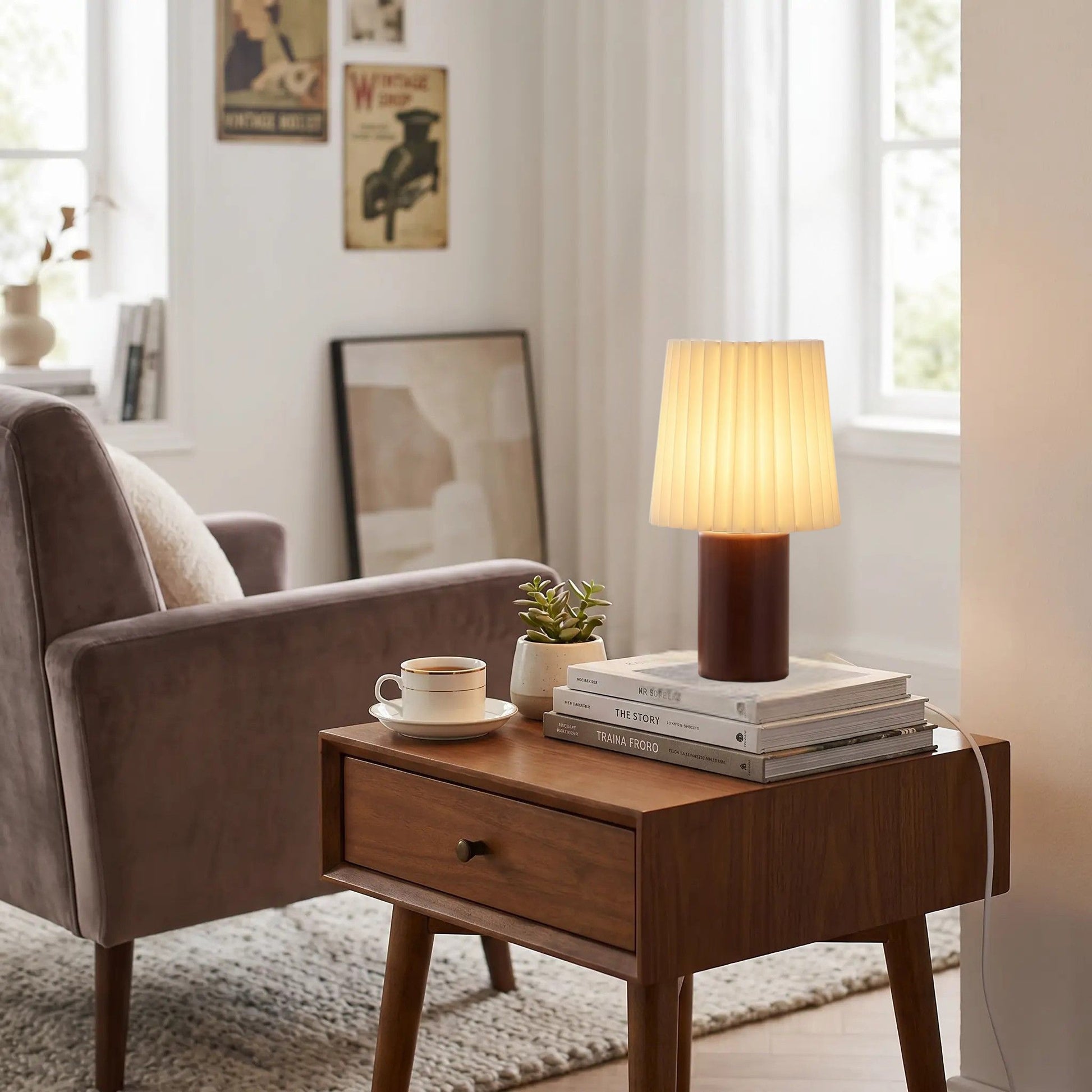 lampe de table en bois sejour avec fauteuil naturelle vintage