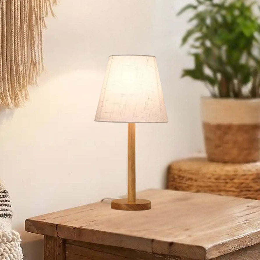lampe de table en bois sejour boheme vue rapproche elegance naturelle