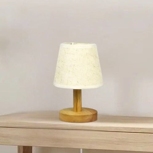 lampe de table en bois sejour vue rapproche petite scandinave led