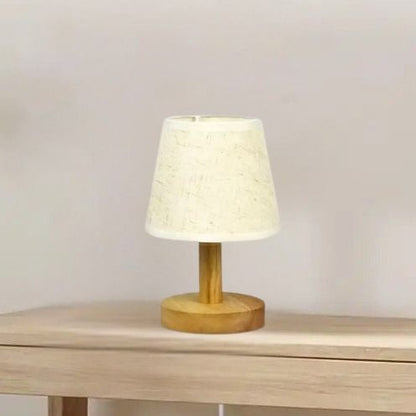 lampe de table en bois sejour vue rapproche petite scandinave led