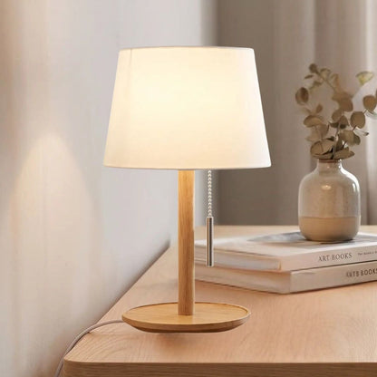 lampe de table en bois table sejour vue rapproche pull switch nordique