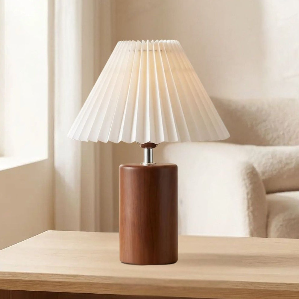 lampe de table en bois table sejour vue rapproche vintage led