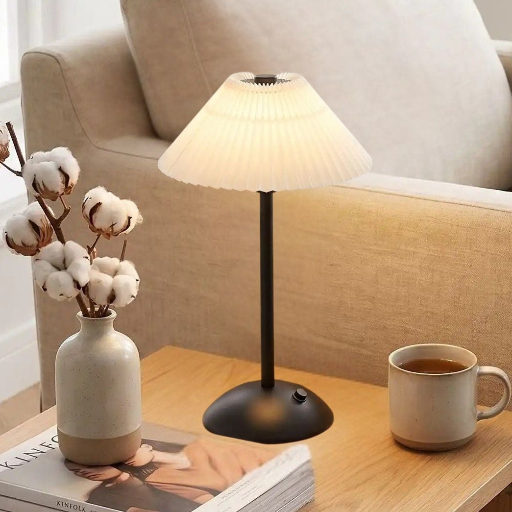 lampe de table rechargeable noir abat-jour blanc vu rapproche noir coloree