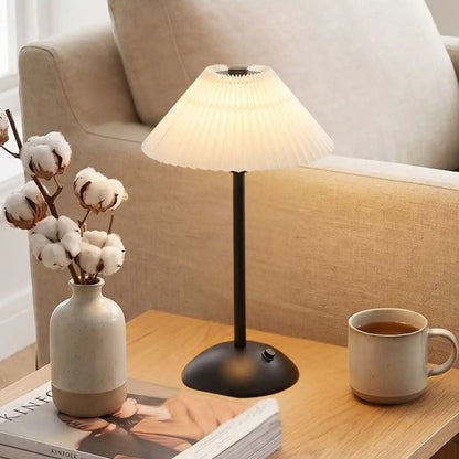 lampe de table rechargeable noir abat-jour blanc vu rapproche noir coloree