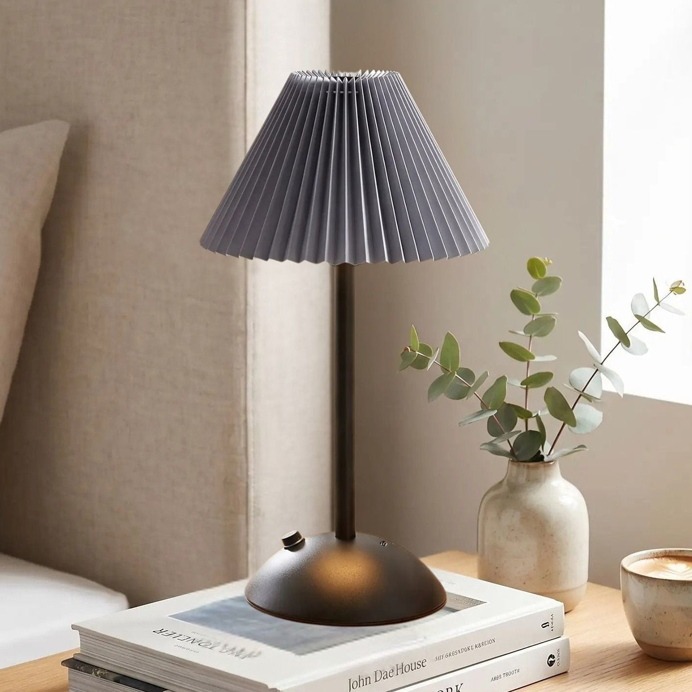 lampe de table rechargeable noir abat-jour gris vu rapproche noir coloree