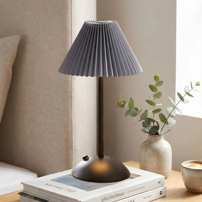 lampe de table rechargeable noir abat-jour gris vu rapproche noir coloree