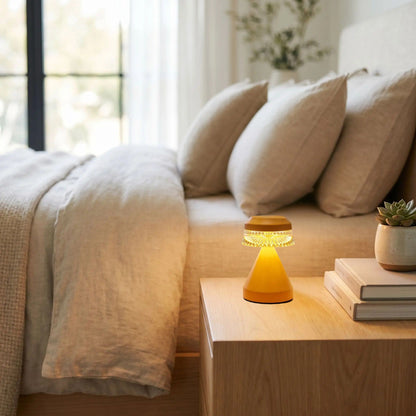 lampe de table sans fil orange chevet avec livre touche dambiance
