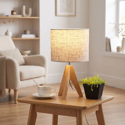 lampe de table sejour avec fauteuil trepied scandinave