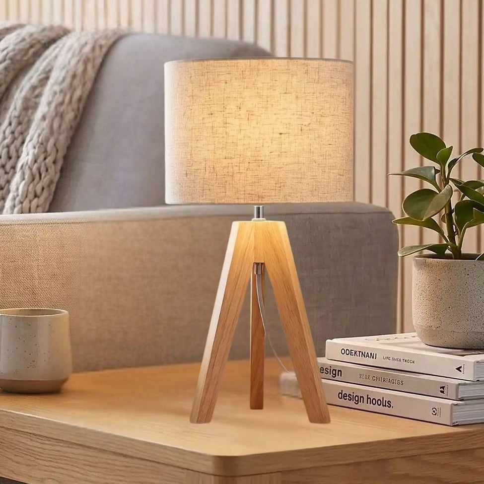 lampe de table sejour vu rapproche trepied scandinave