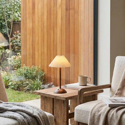 lampe led sans fil marron fonce sejour fenetre bois hevea