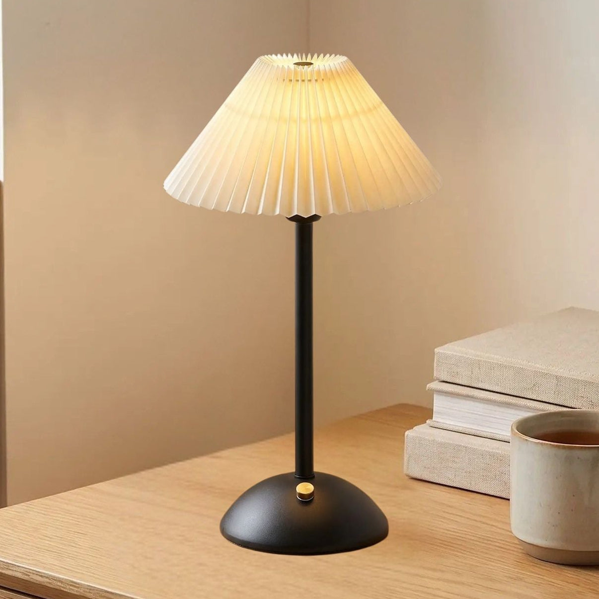 lampe led sans fil noir chevet vue rapproche bois hevea