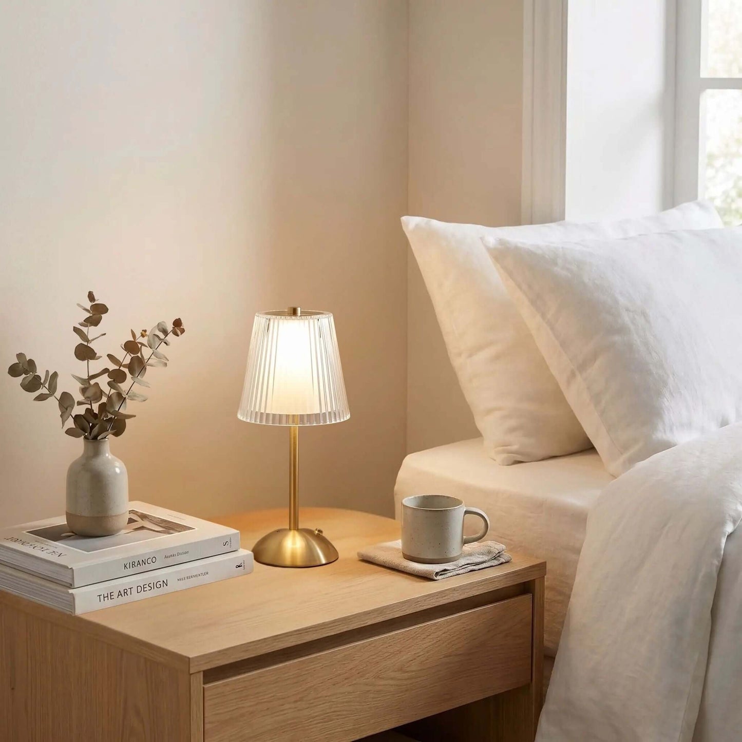 lampe sans fil couleur or chevet design diamant