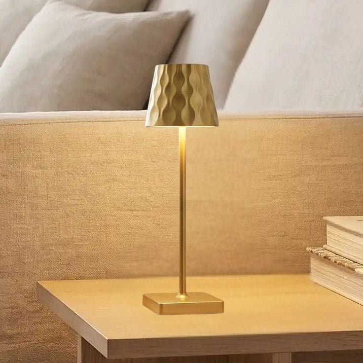 lampe sans fil couleur or vue rapproche lumina nomade