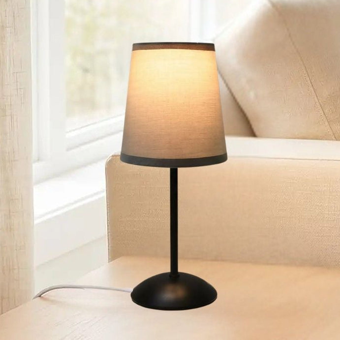 lampe table abat-jour gris bande fonce vu rapproche intensite variable usb