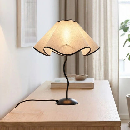 lampe table console sejour vue rapproche petales ondules