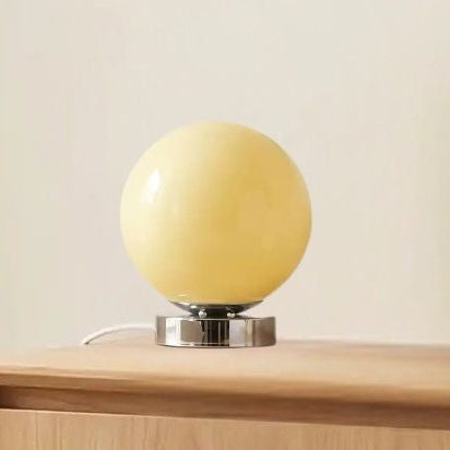lampe table creme vu rapproche petite spherique led space age
