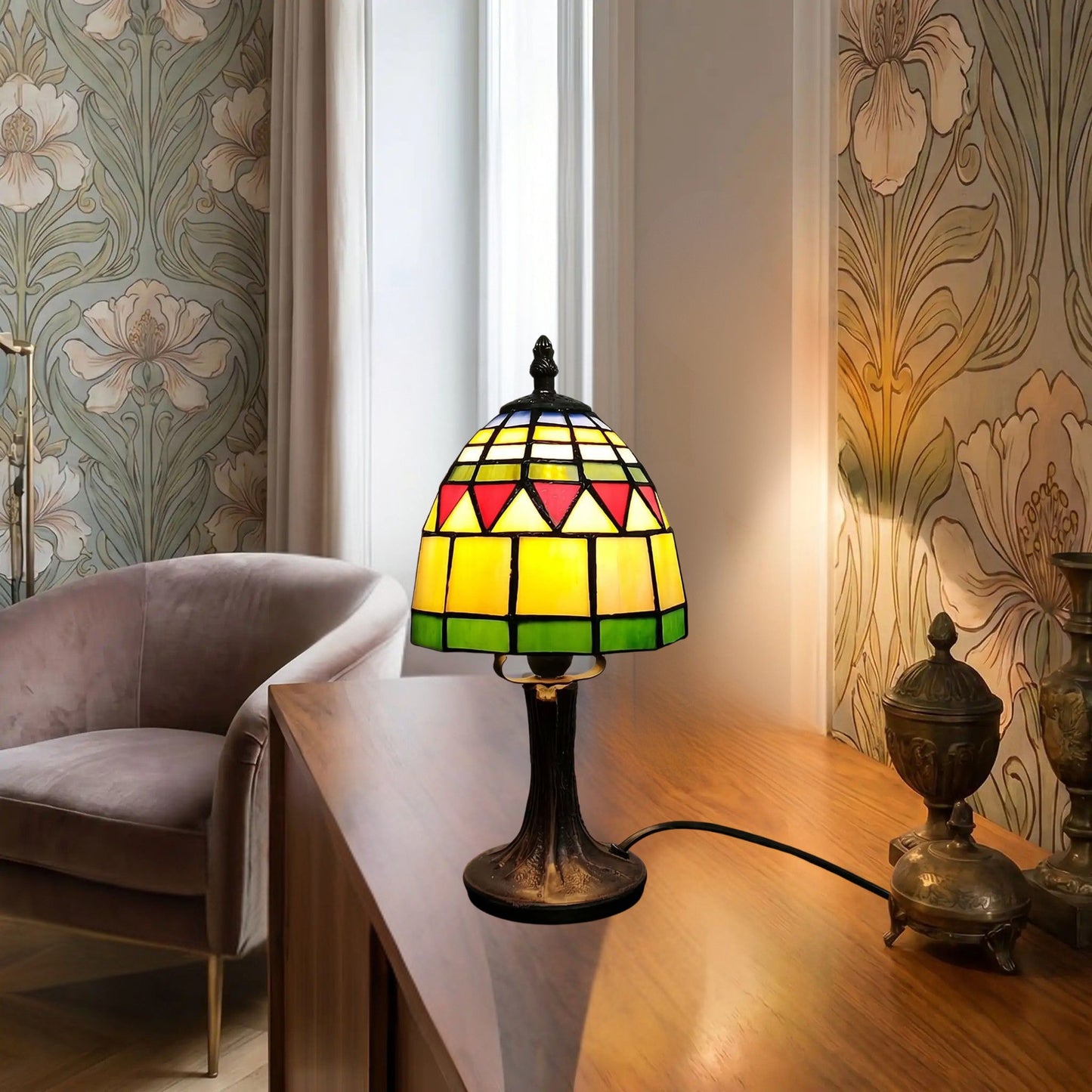 lampe table sejour avec fauteuil art nouveau tiffany