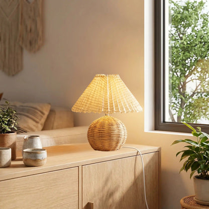 lampe table sejour avec fenetre rotin et bambou tresse