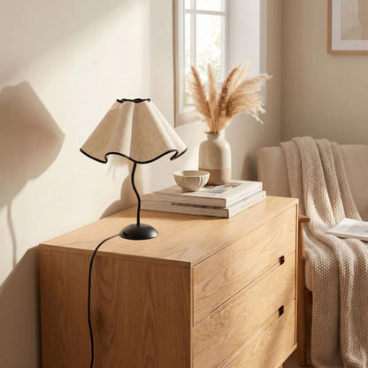 lampe table sur bureau chambre petales ondules