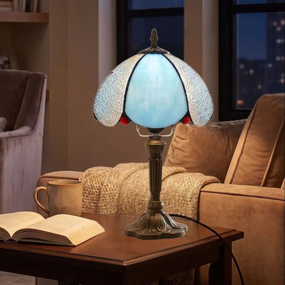 lampes à poser sejour durant nuit vu rapproche style tiffany vitrail givre bleu et blanc
