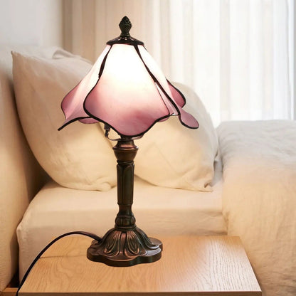 lampes à poser table chevet vu rapproche style tiffany vitrail petale rose