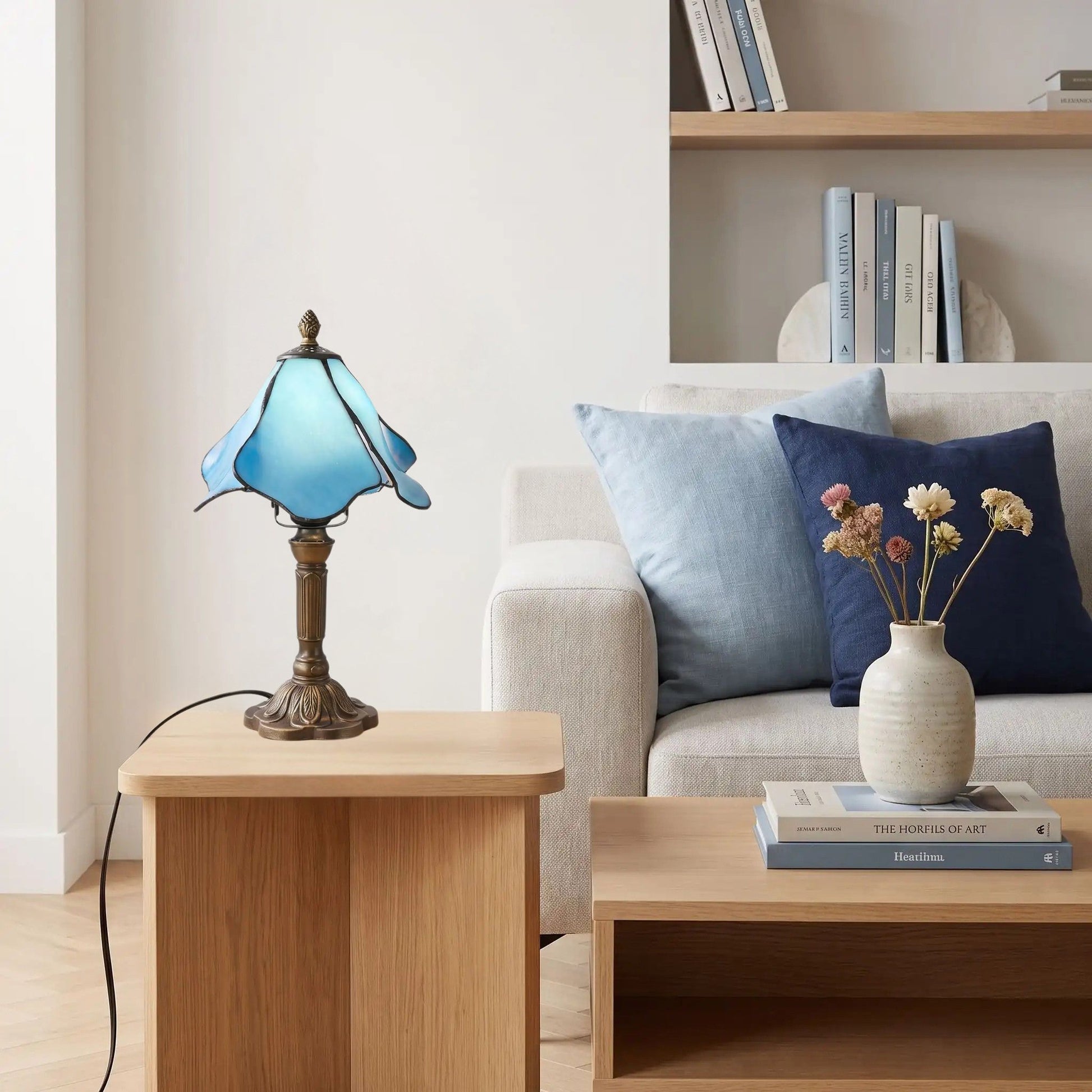 lampes à poser table sejour style tiffany vitrail petale bleu