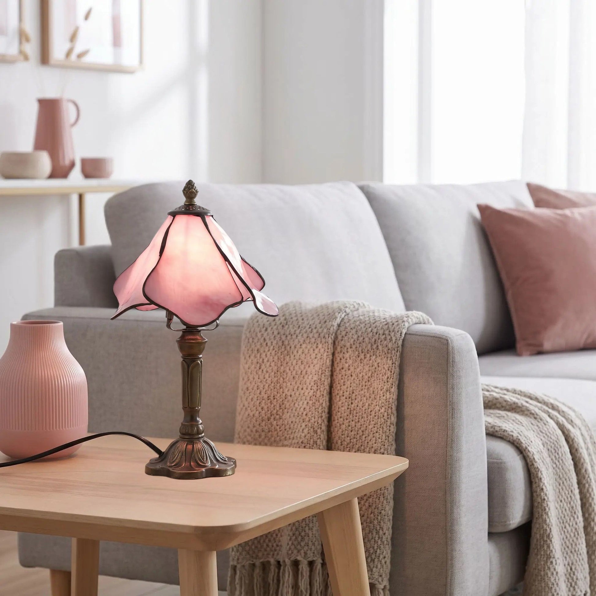 lampes à poser table sejour style tiffany vitrail petale rose