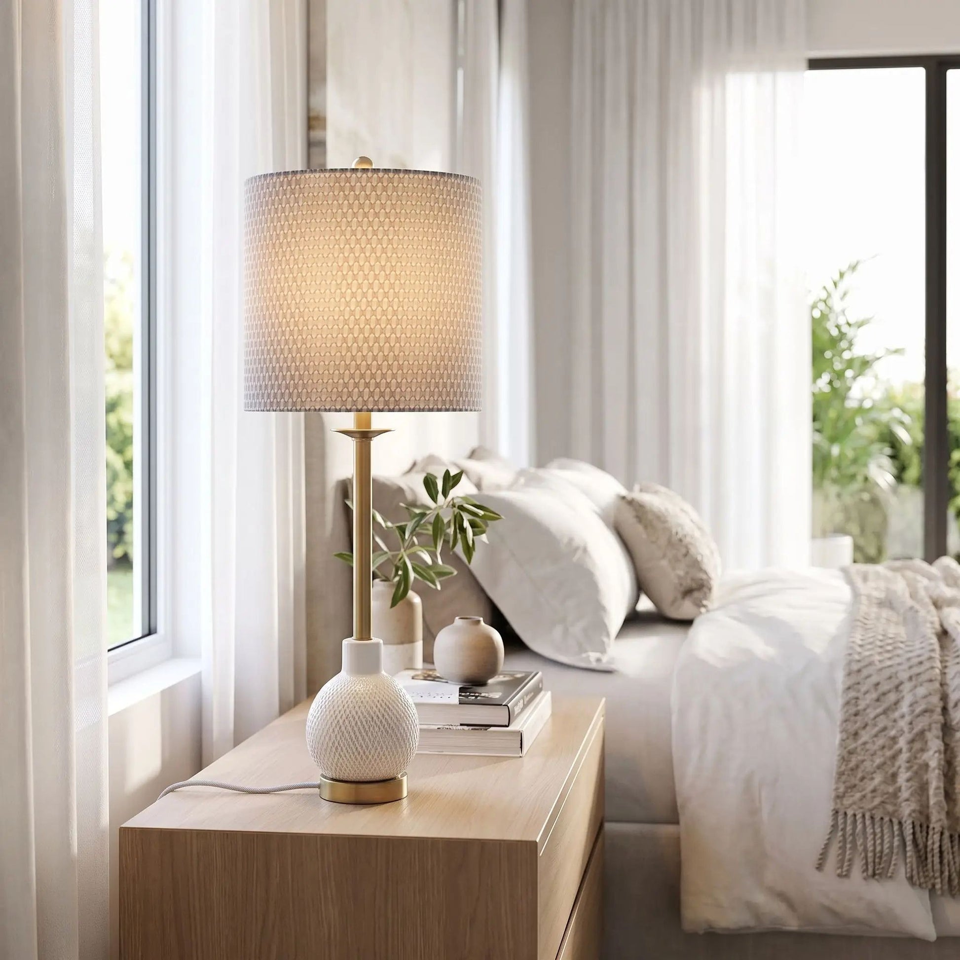 lampes de chevet chambre avec livres moderne chic ceramique doree