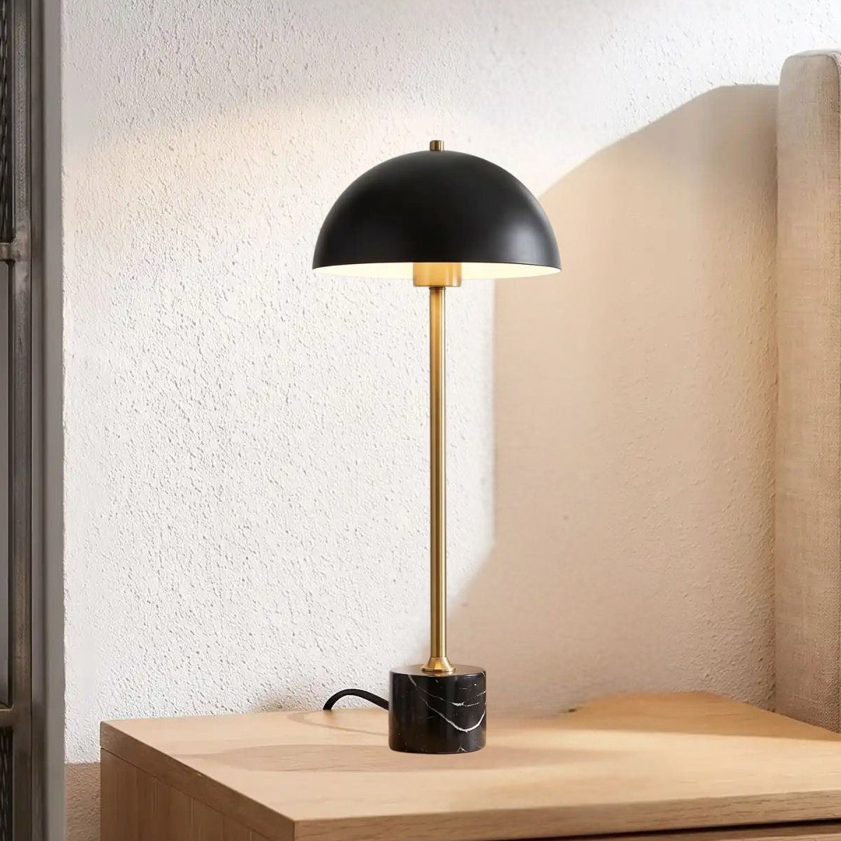 lampes de chevet chambre vu rapproche finesse marbre laiton