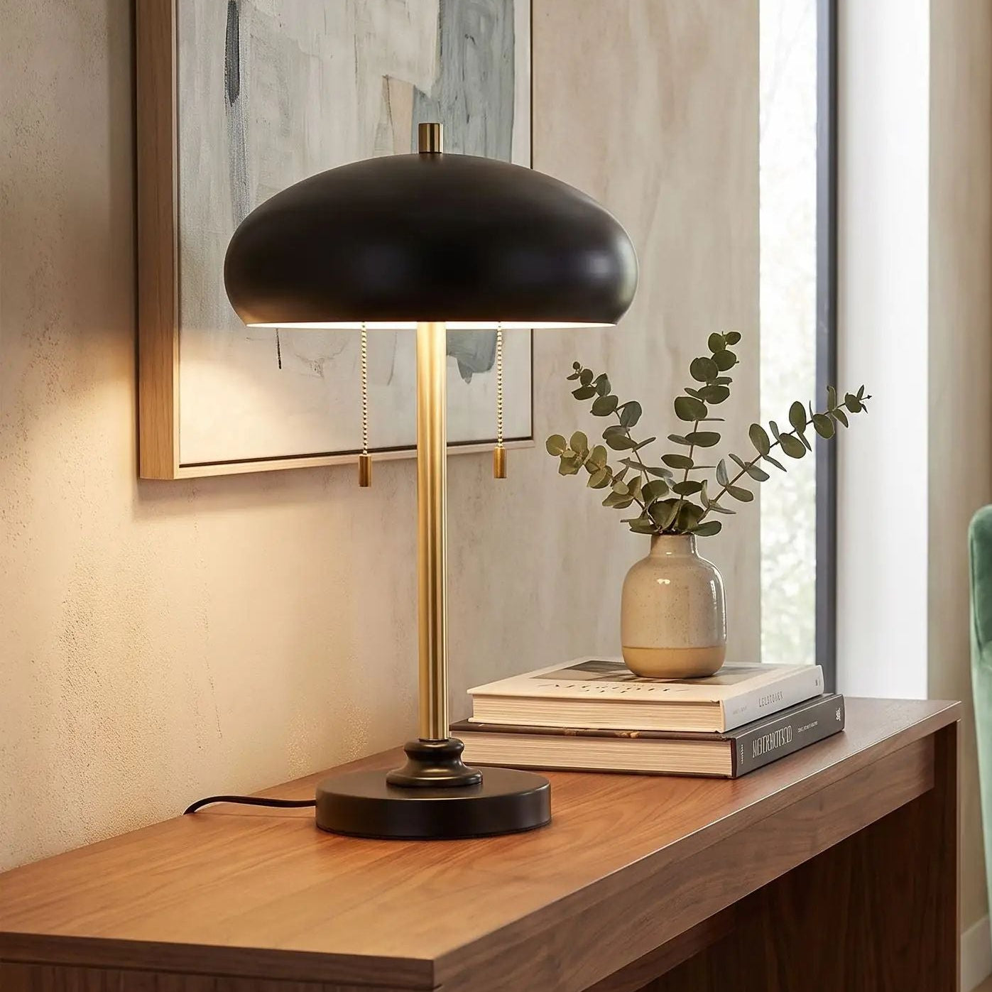 lampes de chevet sejour vu rapproche mid-century noire et doree