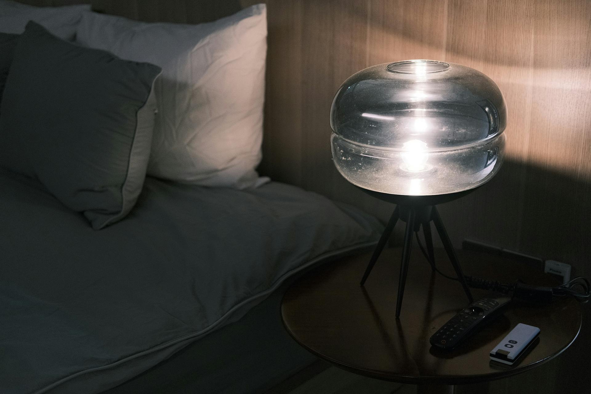 theme lampe de chevet cote lit